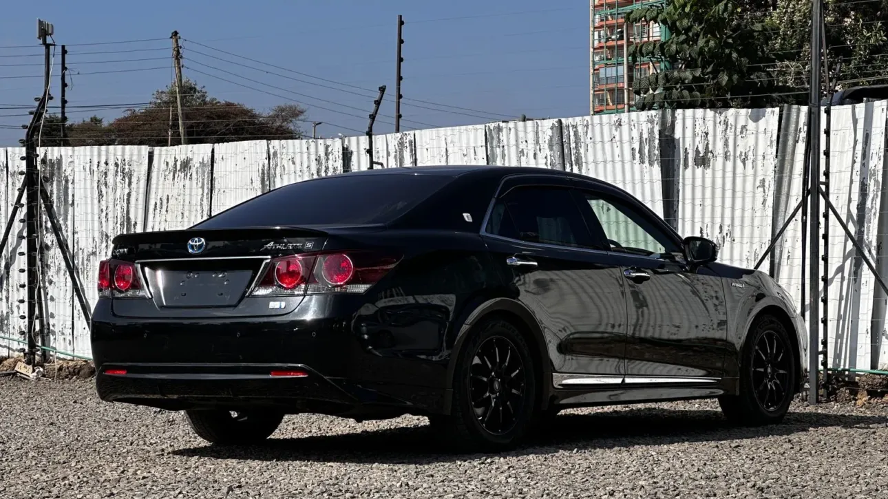 2018 Toyota Crown Athlete Hybrid